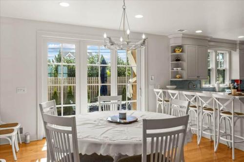 Luxury Coastal Retreat w/Heated Pool in Bay Head (NJ)