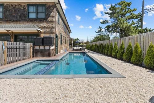 Luxury Coastal Retreat w/Heated Pool in Bay Head (NJ)