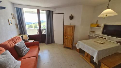 LE Hameau 001