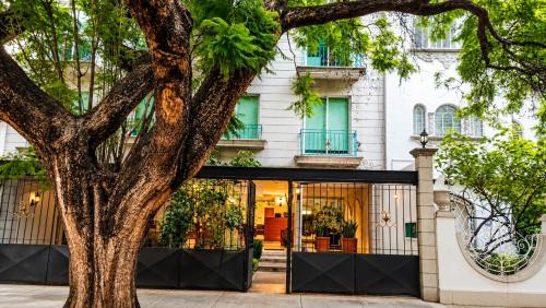 Aristóteles House 225