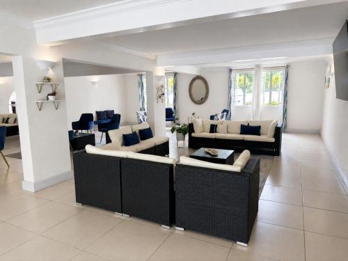 Vestíbulo, Sunbay Hotel- Daily Breakfast & Beach Access Included in Maxwell Coast
