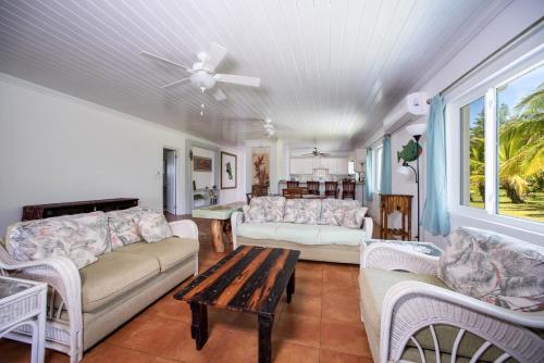 Atlantic Sunrise Villa villa in James Pt