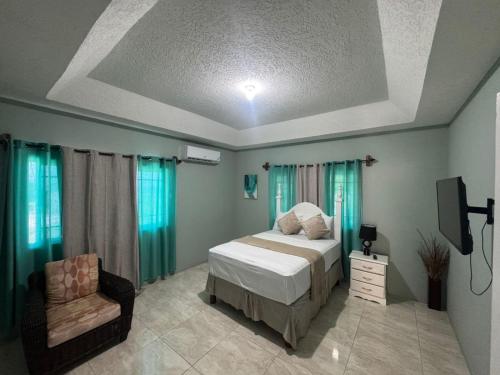 Hill view Vacational 1 Bedroom Rental in Runaway Bay