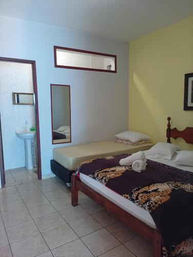 1 double bed, 1 twin bed