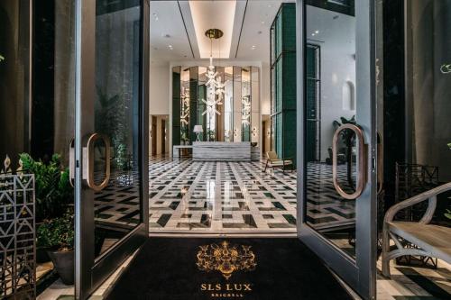 Stunning king Suite - image 5