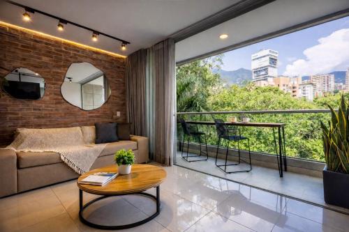 Prime Location with Park Views AC in El Poblado