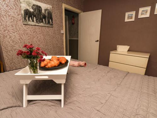 74 Trafalgar Square La Maisonette - image 4