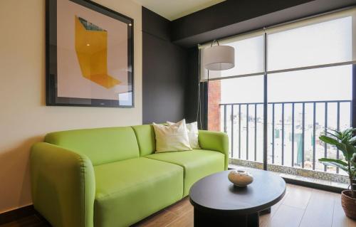 Cozy & Stylish 1BR with Pool Near Kennedy Park by Geko