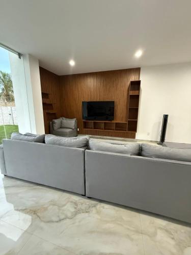 Designer Home with Private Pool & Fire Pit in Ixtlahuacán De Los Membrillos