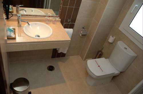 Hostal Los Coronales - image 11