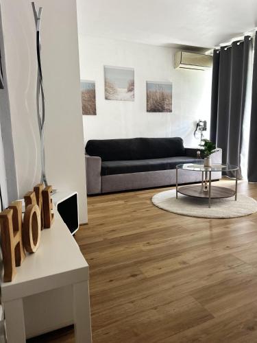 Renovated loft Harbor & beach within walking distance AC Wi-Fi