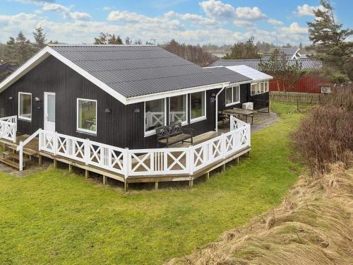 . 8 person holiday home in Løgstør-By Traum