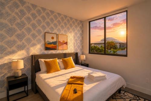 Modern Cozy 2BR Oasis with King Beds Near Marlins Park & Brickell