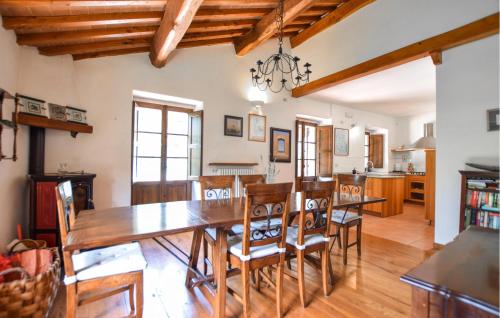кухня, Lovely Home In Caprese Michelangelo in Капрезе Мікеланджело