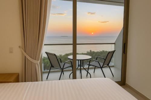 Sea-view suite in exclusive location in Sta Marta