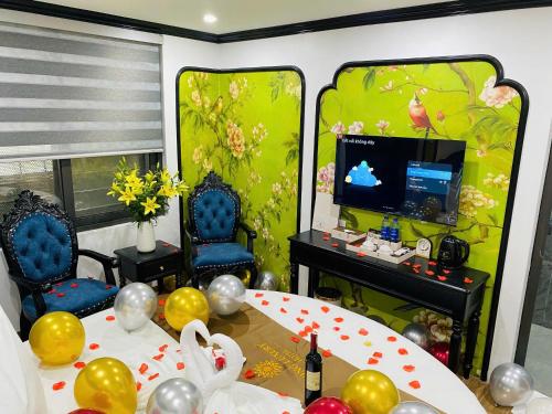 Shared lounge/TV area, King Luxury Hotel in My Dinh