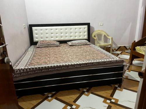 Chandrashram Paying Guest House - Varanasi Chandrashram Paying Guest House - Varanasi