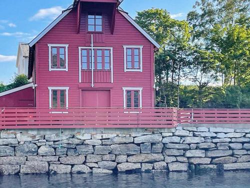 Зовнішній вигляд готелю, person holiday home in Selje-By Traum in Сельє