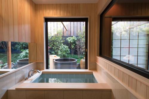 Bathroom, Kamishichiken Oku in Kinugasa