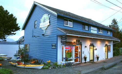 Tofino Paddlers Inn - Accommodation - Tofino