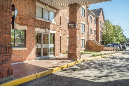 Comfort Suites