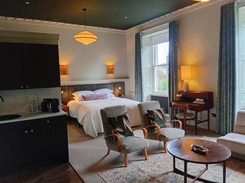 3 John's Place Townhouse Room Type - Suite with City View- Hermitage