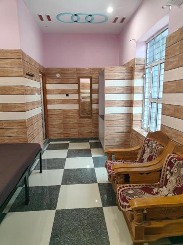 Shiv Om Palace in Brahmbad