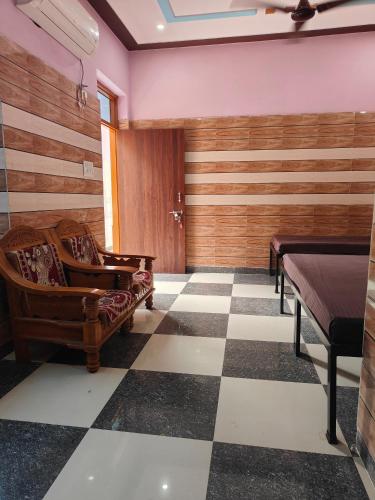 Shiv Om Palace in Brahmbad