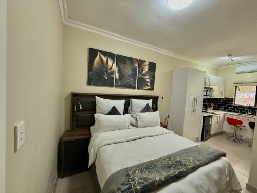 Fezeu's Place Room Type - Standard Double Room