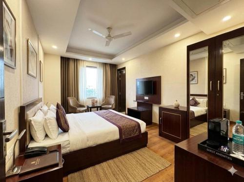 Hotel Rajpath Residency 2 Min Walk From Kaushambi Metro Station 3-star hotel Kaushambi Ghaziabad - image 2