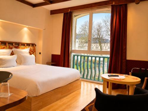 Logis Hotel Les Pages in Luneville