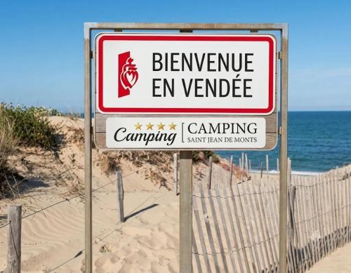 Bungalow convivial à Saint-Jean-de-Monts avec piscine partagée