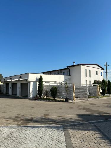 La Isla Motel & Villa in Istok