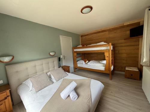 Room, family, mountain view