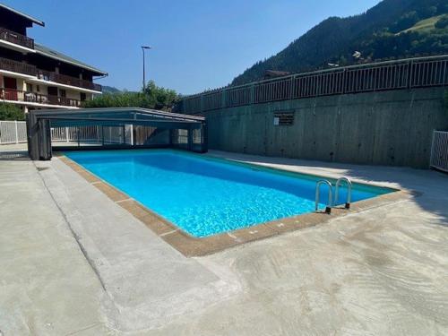 Charmant appartement à Arêches-Beaufort avec terrasse, piscine et parking, idéal pour 4 personnes - FR-1-342-139