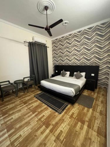Aamantran Hotel - image 4