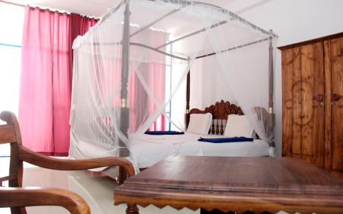 Paradise Beach Resort in Mirissa