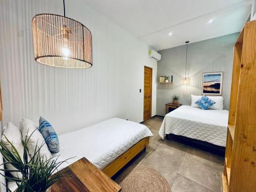1 double bed, 1 twin bed