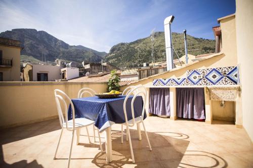 Apartment with Sea View image 9