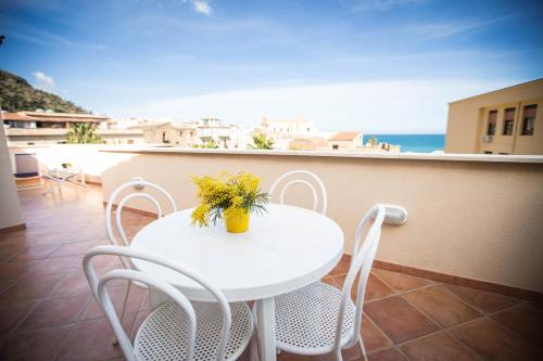 Apartment with Sea View image 6