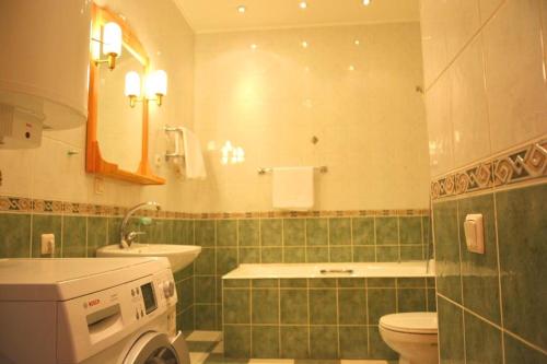 Superior 3 Bedroom Apartment with Sauna image 5