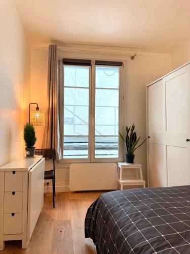 Central Bright Apartment Near Marais