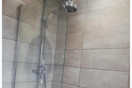 4 Bedroom House Sleeps 6 - Garden - Free Parking in Falls Park
