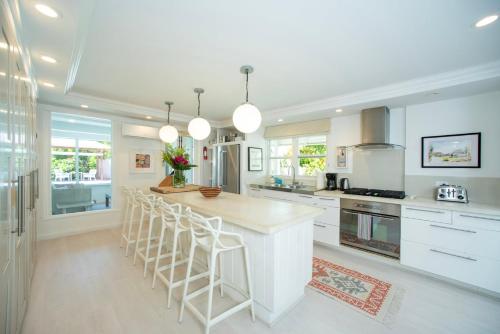 Buena Vista - Elegant Historic Villa with Private Pool home in Governor's Harbour