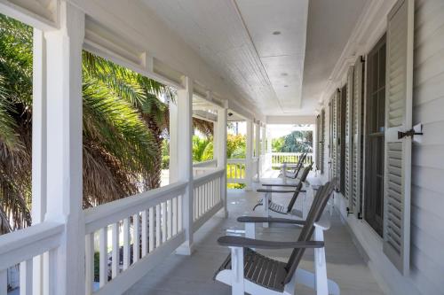 Buena Vista - Elegant Historic Villa with Private Pool home in Governor's Harbour