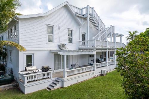 Buena Vista - Elegant Historic Villa with Private Pool home in Governor's Harbour