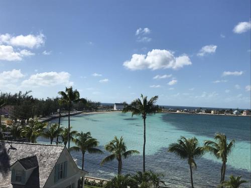 Southern Comfort - Brand New Home Steps from Ten Bay Beach with home in Eleuthera