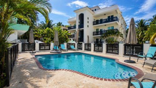 Swimmingpool, Ocean Terrace 202 a 4 min walk to Sandy Beach in Aguada