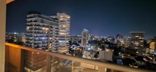Mirador Las Américas - Piscina y vista a la ciudad