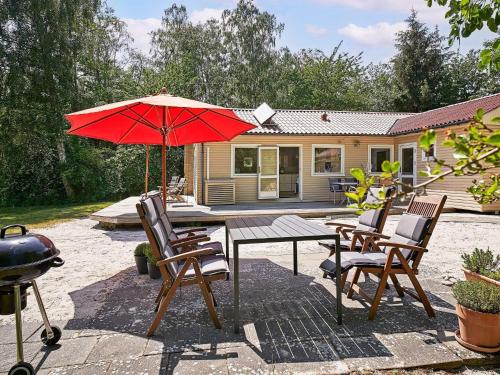 Modern Cottage near Beach in Neksø